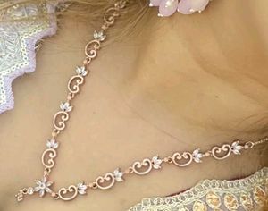Exquisite Rose Gold Necklace &amp; Earring Set