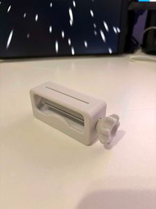 toothpaste squeezer