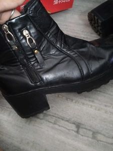 Chic Black Leather Boots