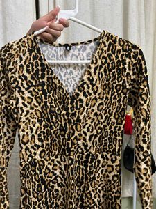 Chic Leopard Print Midi Dress