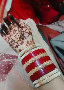 Elegant Set of Bangles with bangle box 🎁