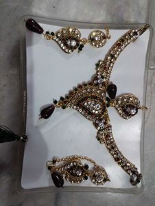 Necklace With Earrings And Mangtika
