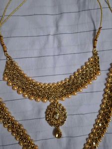 Elegant Gold Necklace &amp; Earring Set
