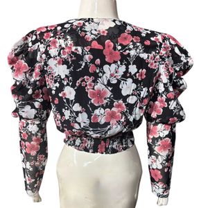 Floral Puff Sleeve V-Neck Crop Top