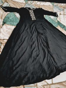 Elegant Black Embroidered Kurta