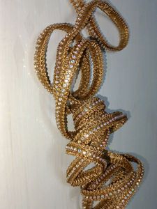 NEW LACE GOLDEN WITH STONES