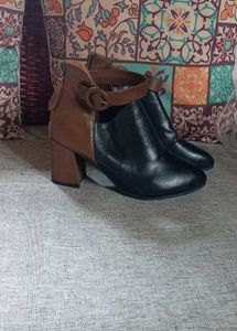 Chic leather Black Ankle Boots