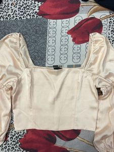 📍Price drop- Forever 21 Crop Top