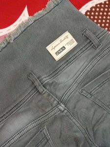 Gray Denim Jeans with Frayed Hem
