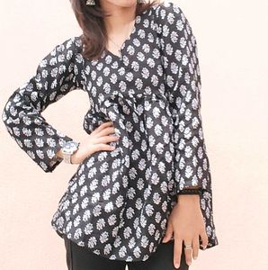 Stylish Black &amp; White Printed Kurta