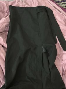 Chic Black Midi Skirt with Slit