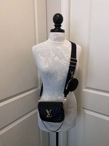 LV NEW WAVE multi -POCHETTE In Black
