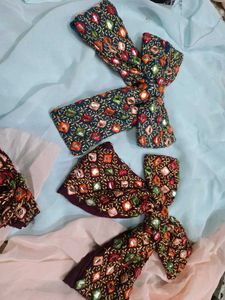 Embroidered Bow clip