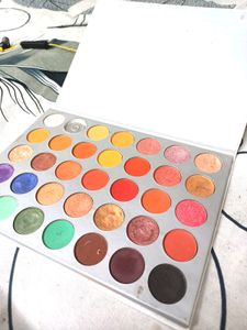 Jaclyn Hill Pallate
