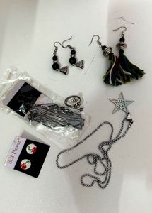 6 Pieces Set | 4 EARINGS+ 1 RING & LOCKET