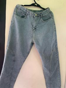 Light Wash Relaxed Fit Jeans