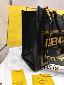 Fendi Roma Black LARGE SUNSHINE TOTE BAG*