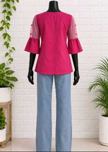 Chic Pink Cat Graphic T-Shirt
