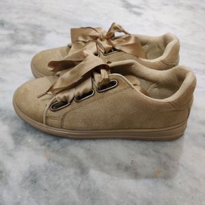 Gold/Beige Colour Sneakers With Ribbon Laces
