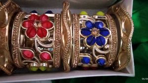 Exquisite Floral Bangles Set