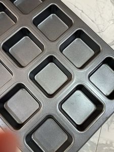 non stick 12 in 1 brownie tray