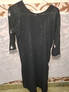 Elegant Black Embroidered Kurta