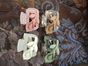 Set of 4 Decorative Hair Claw Clips