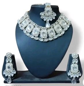 Sparkling Crystal Necklace Free Earing Set🥰😍