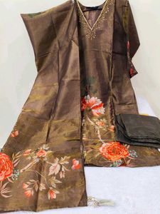 Floral Embroidered Kurta Set