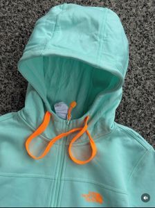 The north face women’s zipper