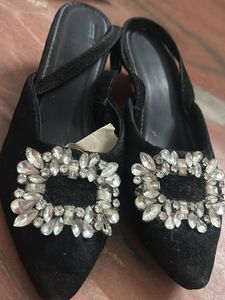 Black Embellished Mules ✨