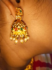 Gold Jewellery Design Set With Beautiful Jumkha