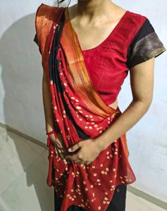 Red &amp; Black Bandhani Saree