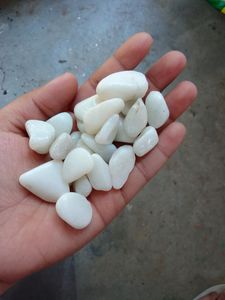 1kg White Pebbles