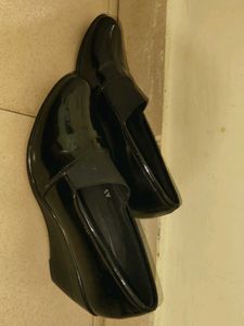 Mochi Glossy Black Wedge Heels