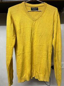 Yellow V-Neck Sweater 💛🌻