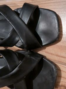 Chic Black Cross-Strap Heels