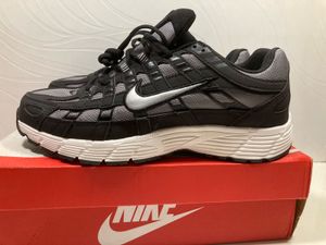 Nike Air Monarch IV Men's Sneakers