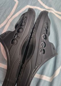 Black Crocs Comfort Slides