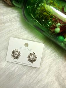 Sparkling Flower Stud Earrings