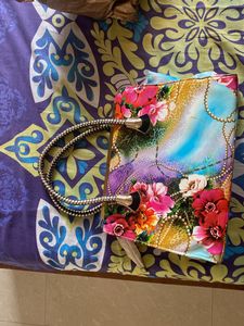 Handbag With One Chain..