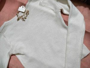 White Ribbed Knit Top