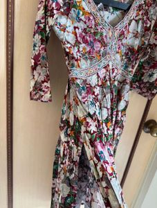 Floral Print V-Neck Kurta
