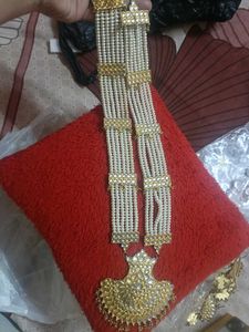 Exquisite Pearl and Kundan Necklace Set
