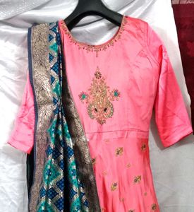 Elegant Pink ethnic gown with Embellished benarasi