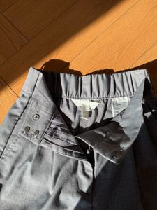 H&amp;M Grey Pleated Shorts