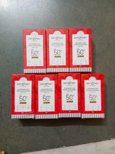 (Pack of 1) Dot &amp; Key Strawberry Dew Tinted Sunscr