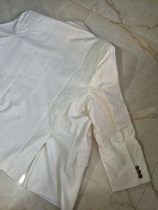 Classic Cream Blazer | 4 cuts and pockets