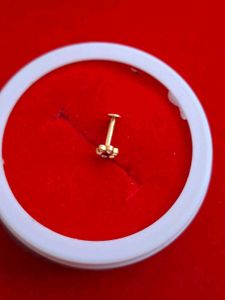 Floral Nose Pin with Gem Detail