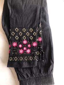 Black Stretchable Pant With Embroidery At The Bottom